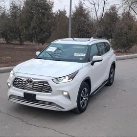 Toyota Highlander 2021
