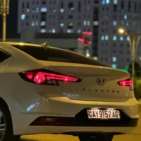 Hyundai Elantra 2020
