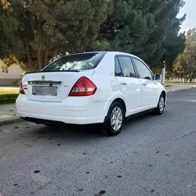 Nissan Versa 2010