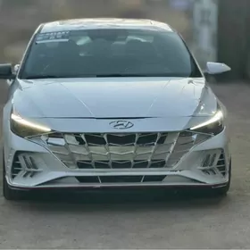 Hyundai Elantra 2022