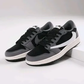 NIKE TRAVIS SCOTT GREY