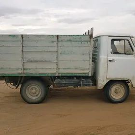 UAZ 452 1989