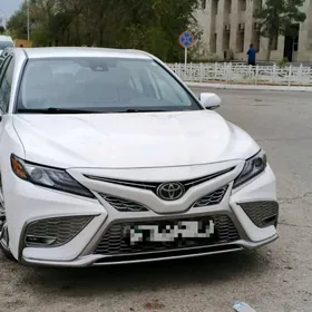Toyota Camry 2022
