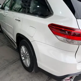 Toyota Highlander 2018