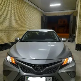 Toyota Camry 2020