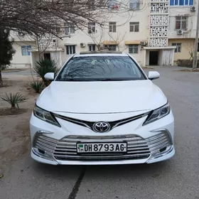 Toyota Camry 2018
