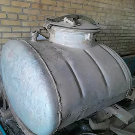 вода емкость