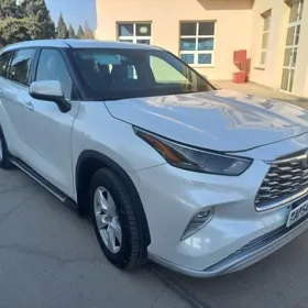 Toyota Highlander 2020