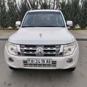 Mitsubishi Pajero 2014