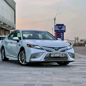 Toyota Camry 2021