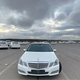 Mercedes-Benz E300 2010