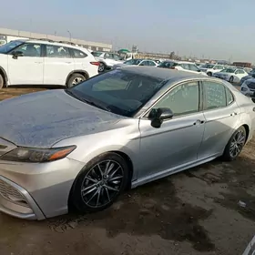 Toyota Camry 2021