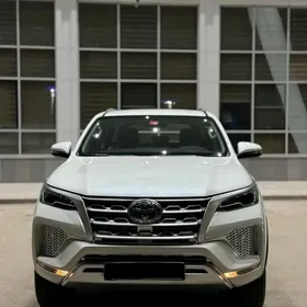 Toyota Fortuner 2021