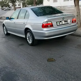BMW E39 2001