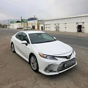 Toyota Camry 2020