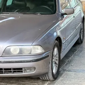 BMW E39 2000