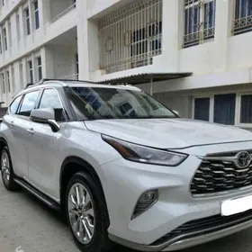 Toyota Highlander 2022