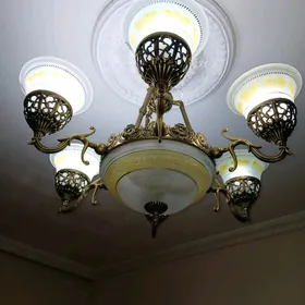 Болшой люстра