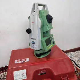 Distomat Leica TS 06