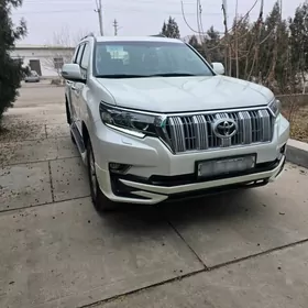Toyota Land Cruiser Prado 2023