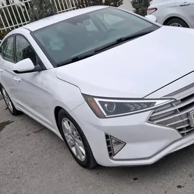 Hyundai Elantra 2019