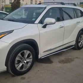 Toyota Highlander 2022