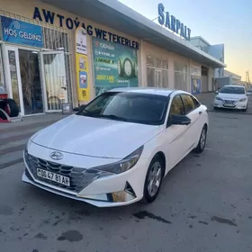 Hyundai Elantra 2022