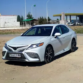 Toyota Camry 2020