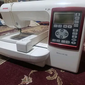 kompýuter maşyn gyzyl ekeran