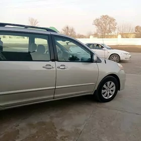 Toyota Sienna 2007
