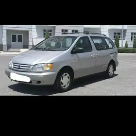 Toyota Sienna 2001
