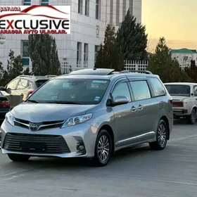 Toyota Sienna 2019