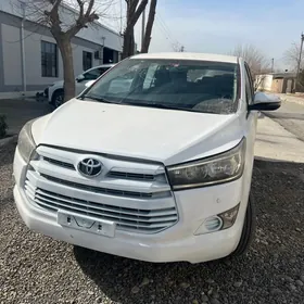 Toyota Innova 2021