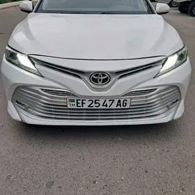 Toyota Camry 2018