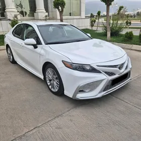 Toyota Camry 2022