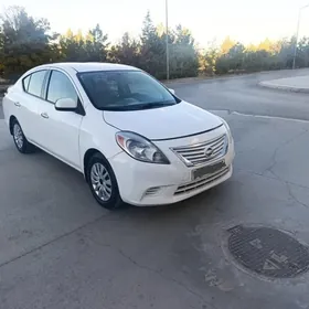 Nissan Versa 2012