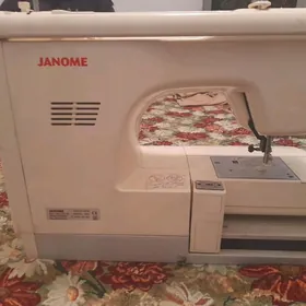 Ýaka tikilýän maşinka "Janome"