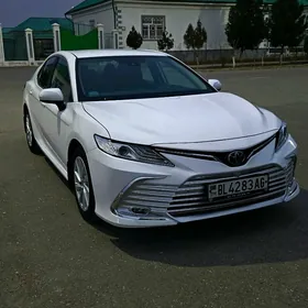 Toyota Camry 2021