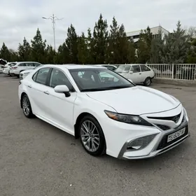 Toyota Camry 2022