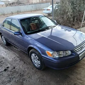 Toyota Camry 2000