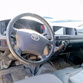 Toyota Hiace 2008
