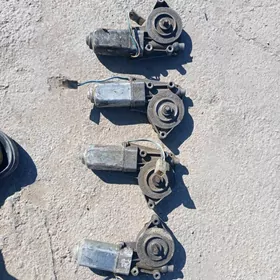 ayna padyomnik matorcik