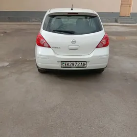 Nissan Versa 2011