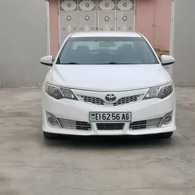Toyota Camry 2014