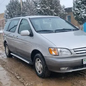 Toyota Sienna 2001