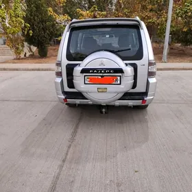 Mitsubishi Pajero 2008