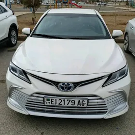 Toyota Camry Hybrid 2021