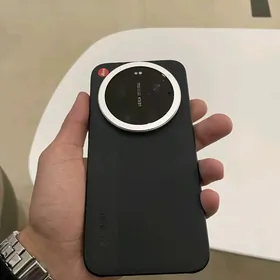 Xiaomi 17 ultra by Leica