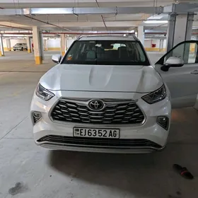 Toyota Highlander 2022