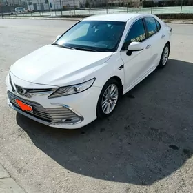 Toyota Camry 2020